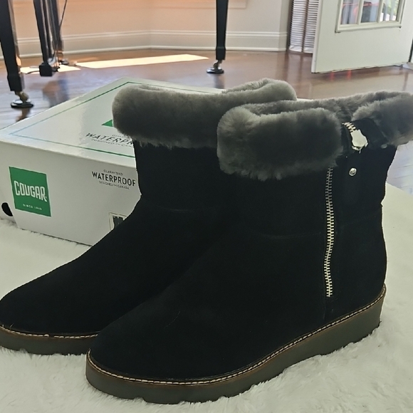 Cougar Black and Gray Winter Suede/Sherling Boots with Faux Fur Sz10 Gabby #1704